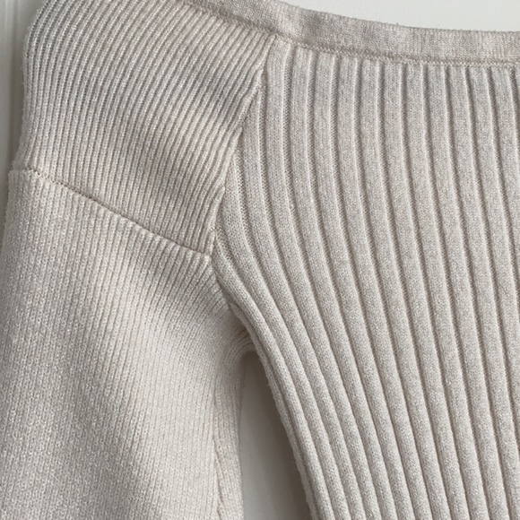 Cream color Guess sweater - Picture 5 of 6